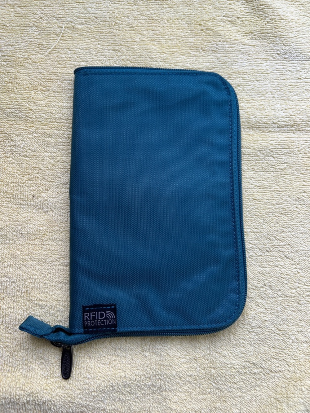 Baggallini Teal Green RFID Zip Wallet with Branded Pull